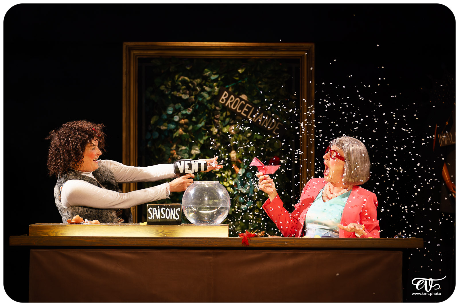 ON VOUS RACONTE DES HISTOIRES (CIE DU DÉTOUR)